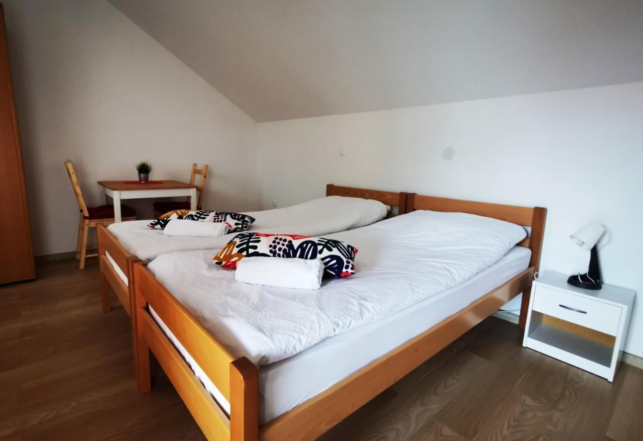 Vila Julija - Apartment & Rooms Otocac Luaran gambar