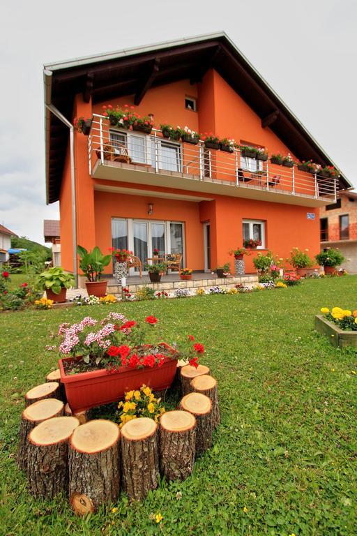 Vila Julija - Apartment & Rooms Otocac Luaran gambar