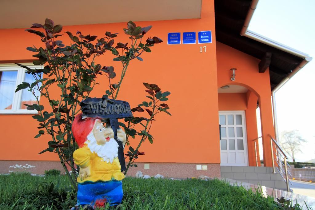 Vila Julija - Apartment & Rooms Otocac Luaran gambar