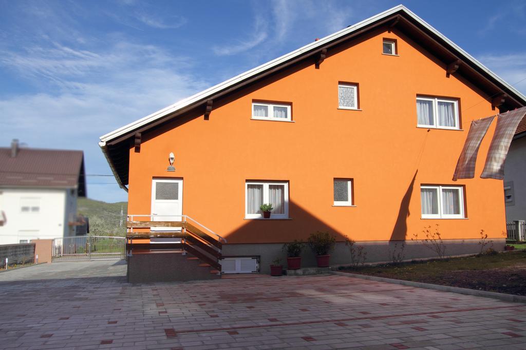 Vila Julija - Apartment & Rooms Otocac Luaran gambar